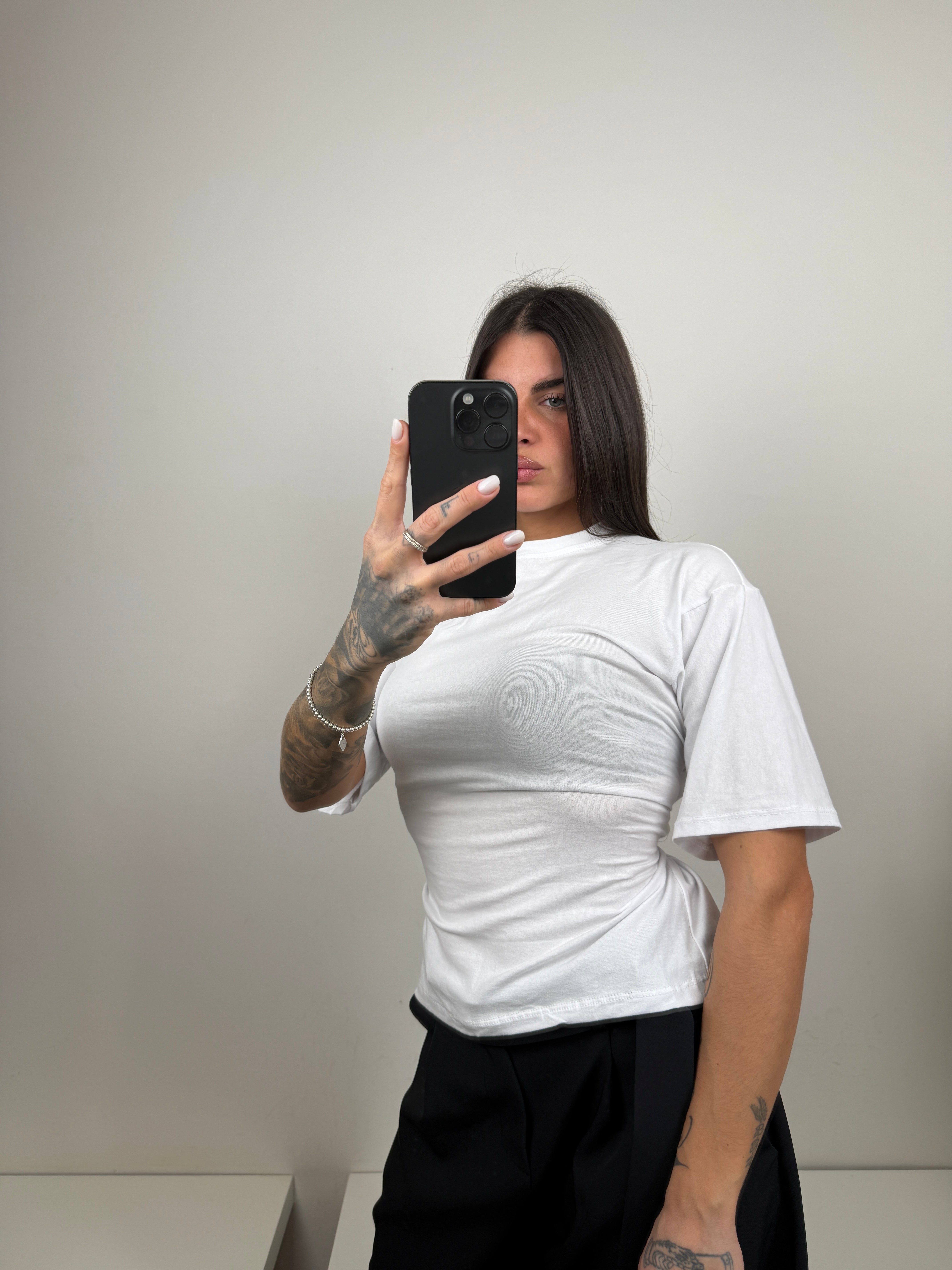 T shirt bianca con fiocco