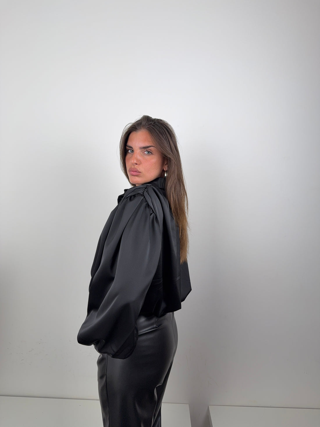 Camicia in raso nera