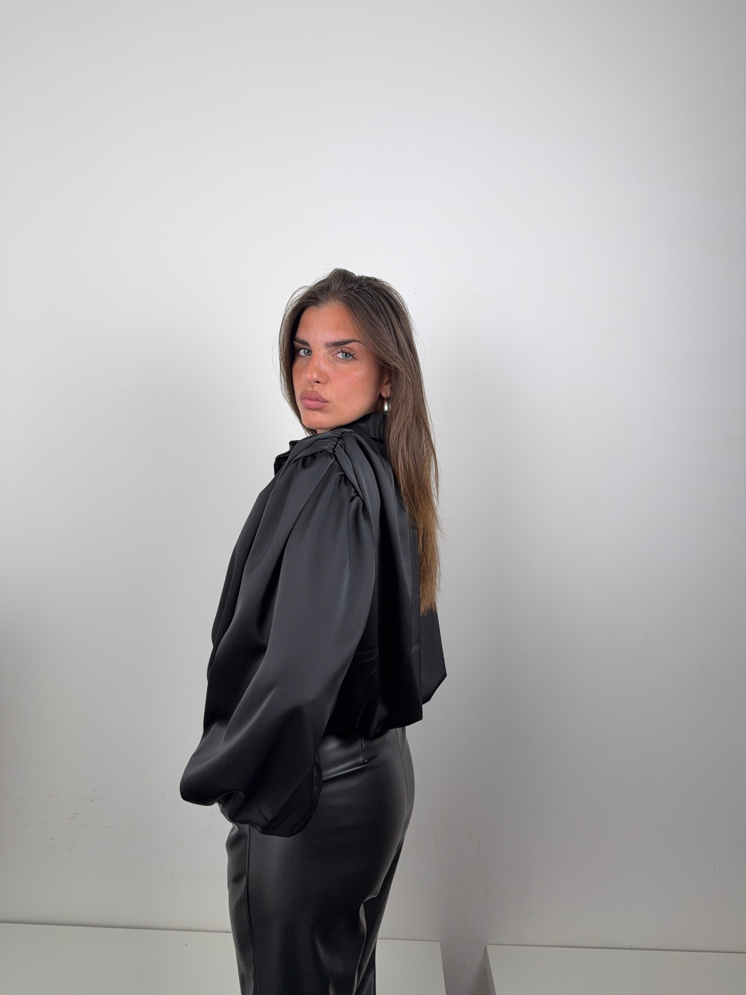 Camicia in raso nera