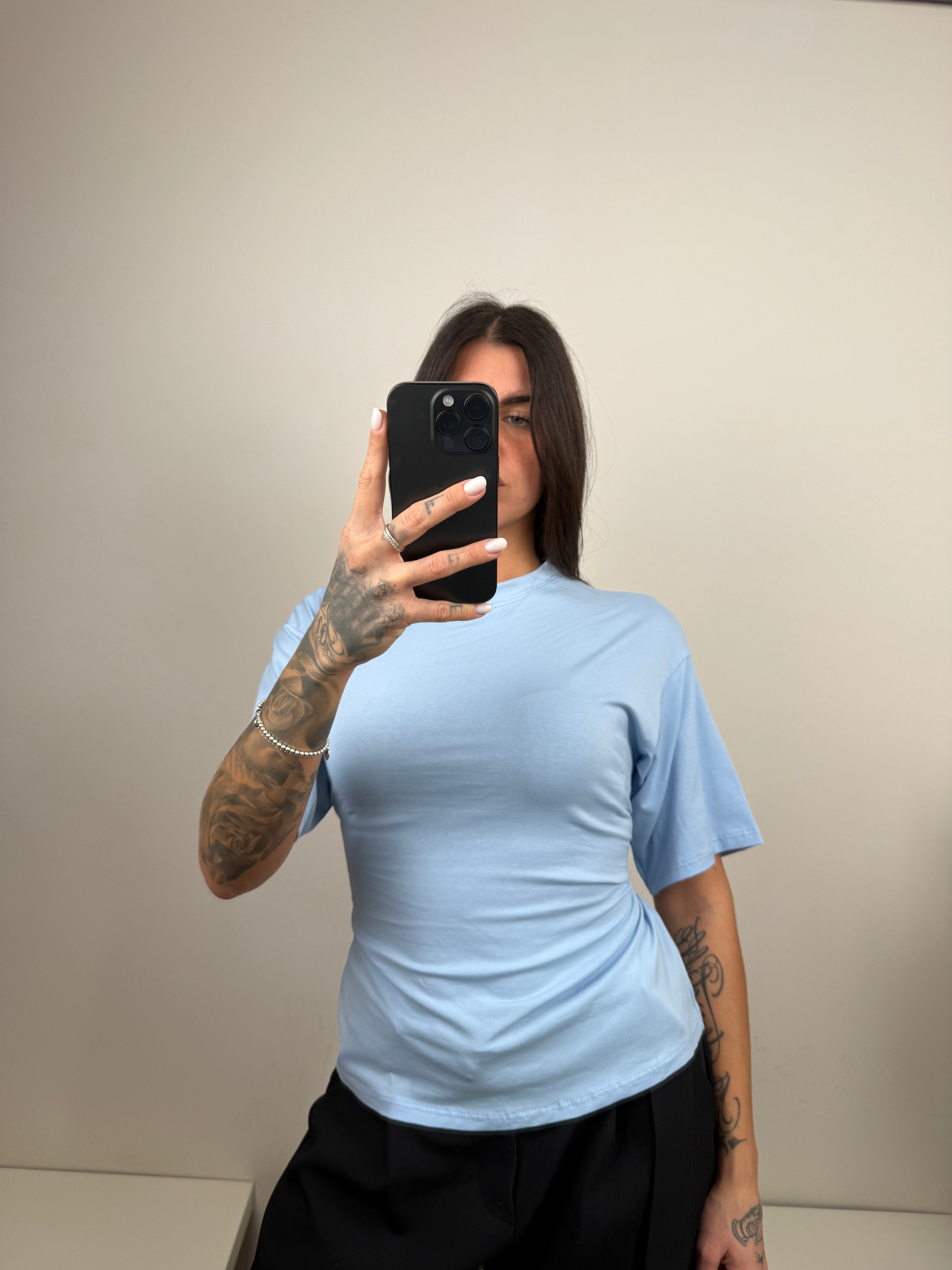 T shirt celeste con fiocco