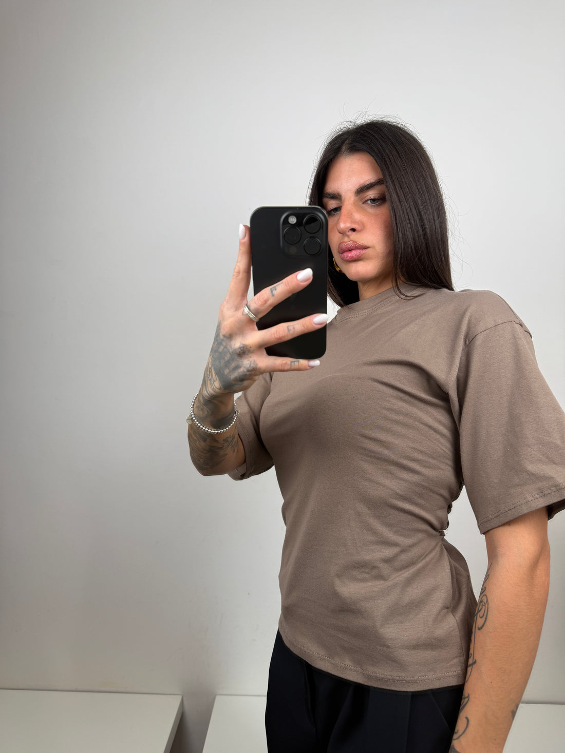 T shirt beige con fiocco